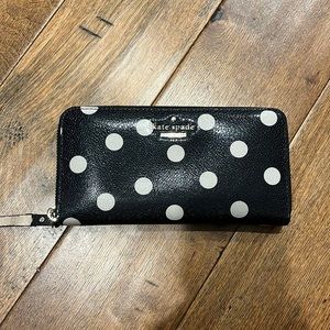 Kate Spade Black And White Polka dot Wallet
